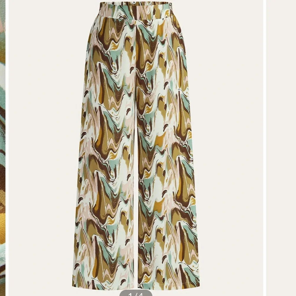 Abstract Patterned Two-Piece Set - Picture 8 of 10